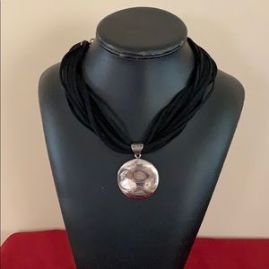 Women’s necklace